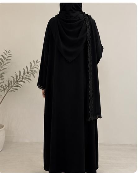 Elegant Black Lace Abaya | عباية سوداء أنيقة بتفاصيل الدانتيل